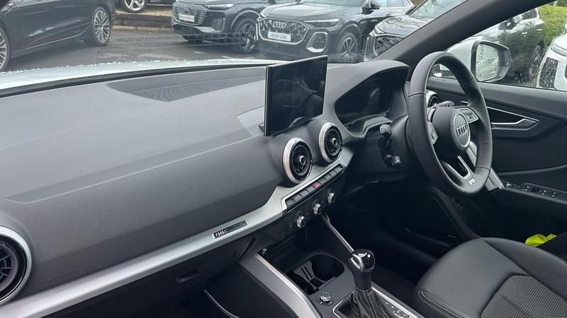 New Audi Q2 S-Line 150 HP (110 kW) 2025 White SUV