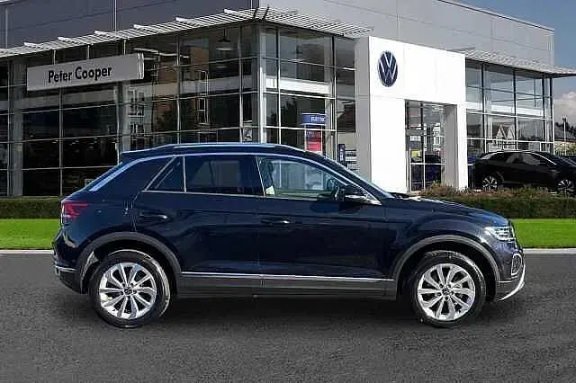 Used VW T-Roc Style 150 HP (110 kW) 2025 Black SUV