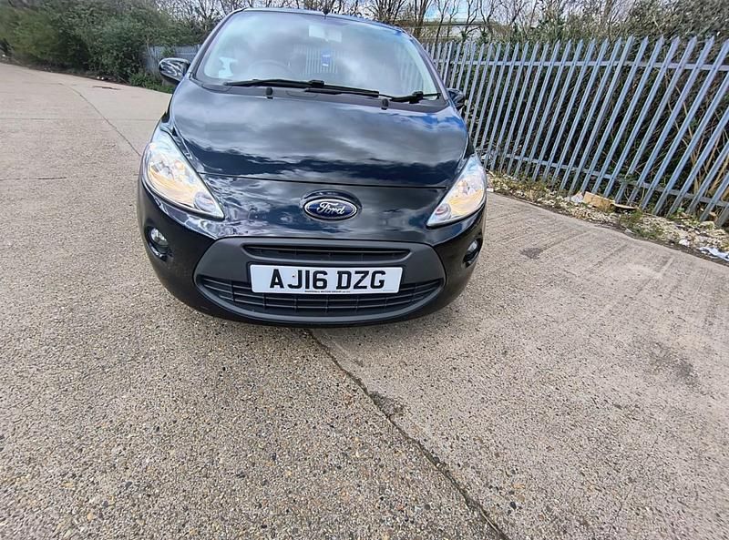 Begagnad Ford Ka Zetec 69 HK (50 kW) 2016 Svart Halvkombi