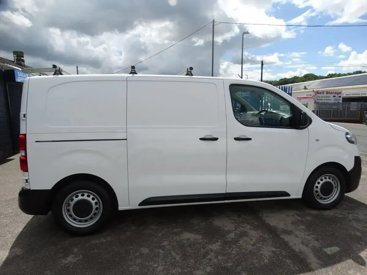 Used Vauxhall Vivaro S 2022 White MPV