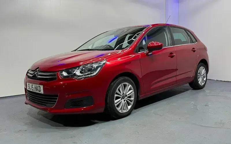 Used Citroën C4 Feel 114 HP (83 kW) 2015 Red Hatchback