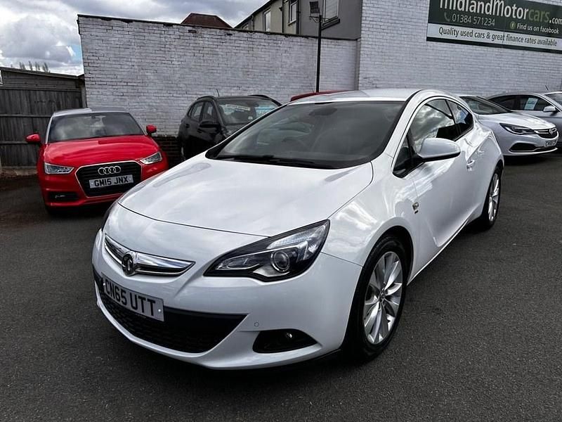 Used Vauxhall Astra GTC SRi 2015 White Hatchback