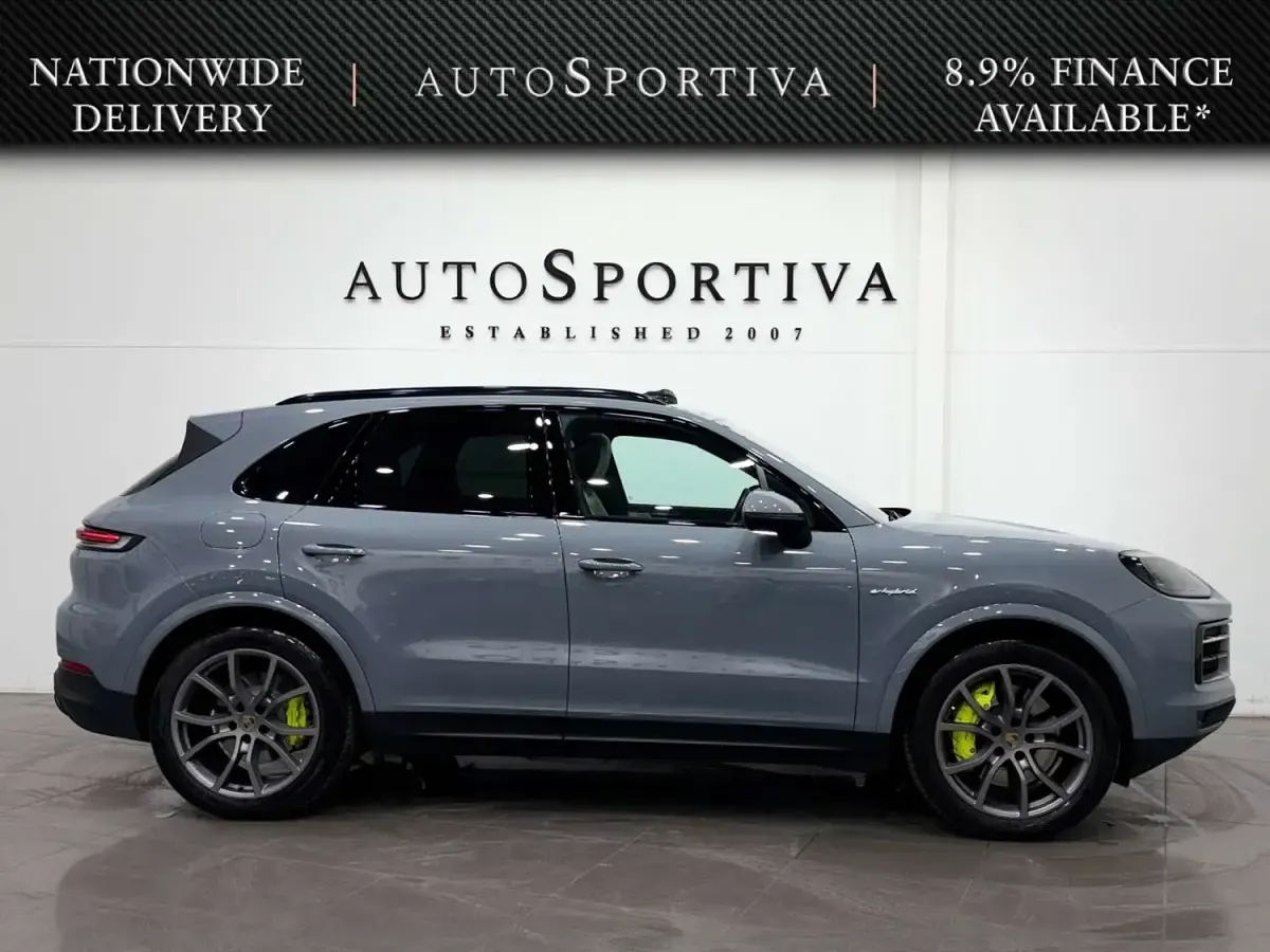 Używany Porsche Cayenne 2024 Szary SUV