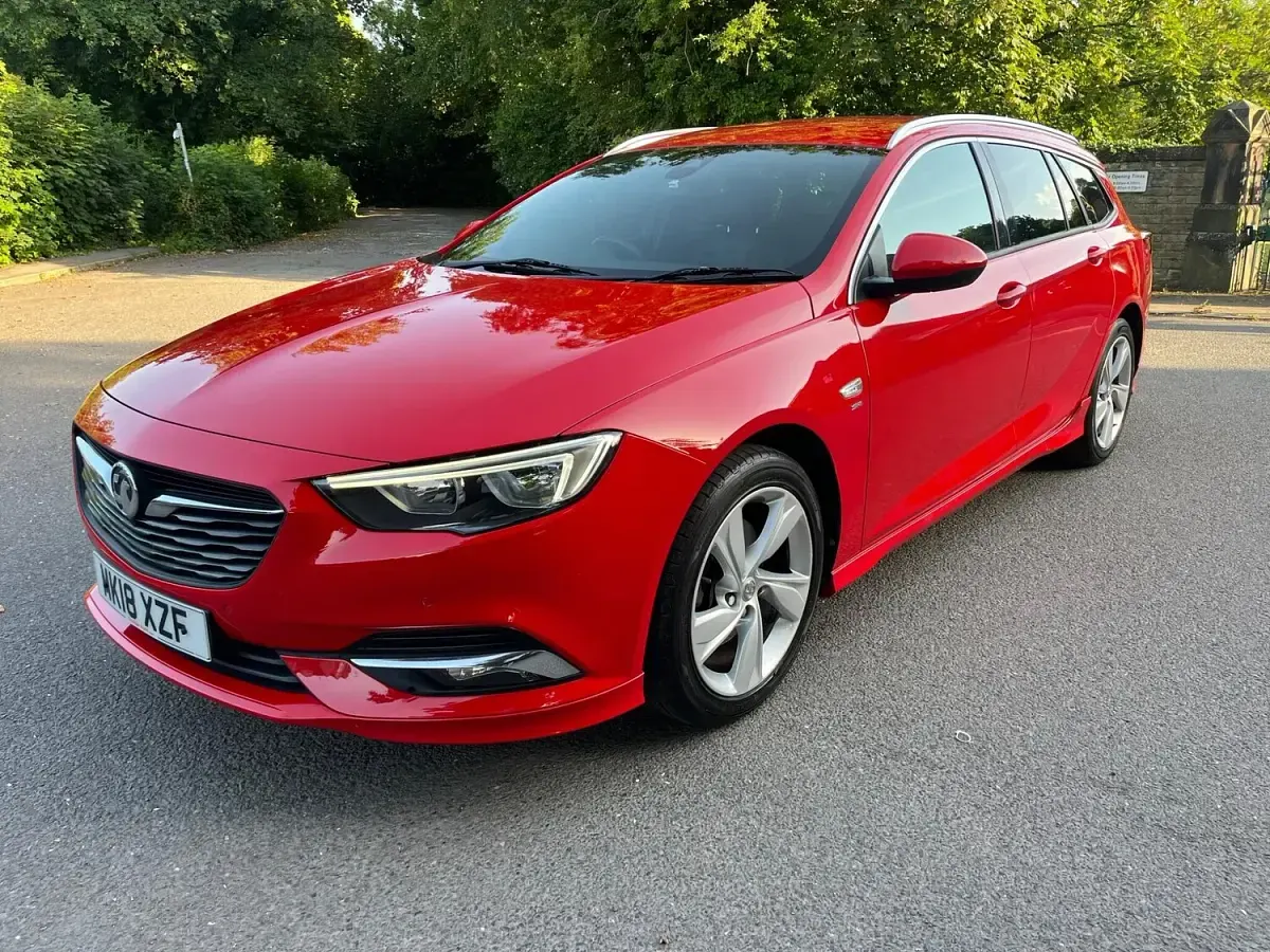 Used Vauxhall Insignia SRi 165 HP (121 kW) 2018 Red Estate