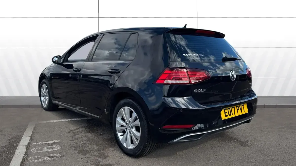Used VW Golf VII SE 115 HP (84 kW) 2017 Black Hatchback