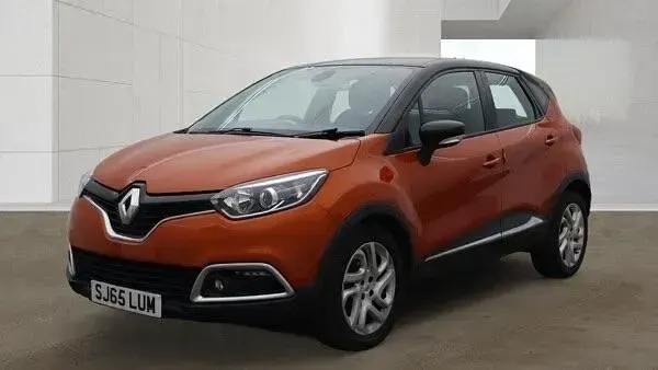 Used Renault Captur Dynamique 90 HP (66 kW) 2015 Orange/black SUV