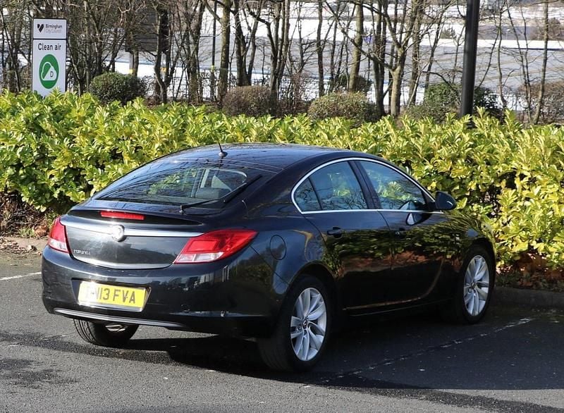 Used Vauxhall Insignia SRi 140 HP (102 kW) 2013 Black Hatchback