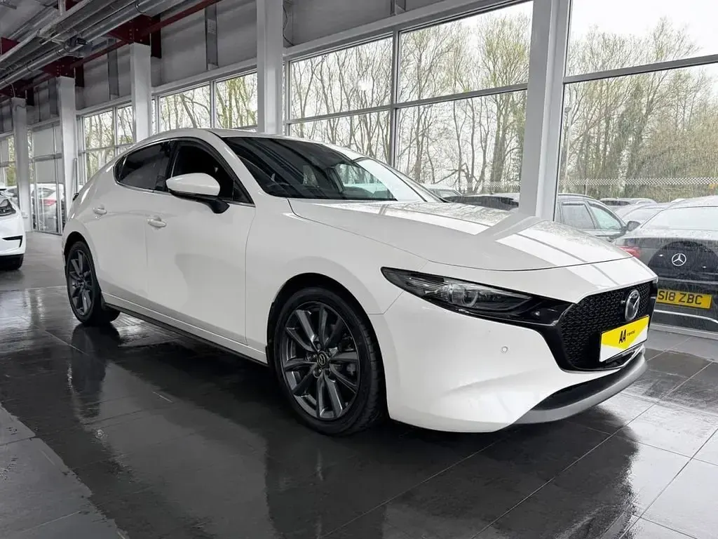Usado Mazda 3 Inclusive 122 HP (89 kW) 2020 Branco Citadino