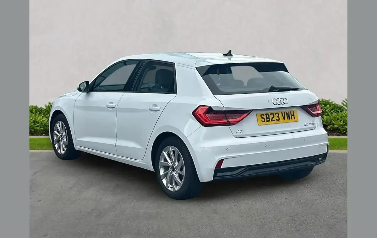 Used Audi A1 Sport 110 HP (80 kW) 2023 White SUV