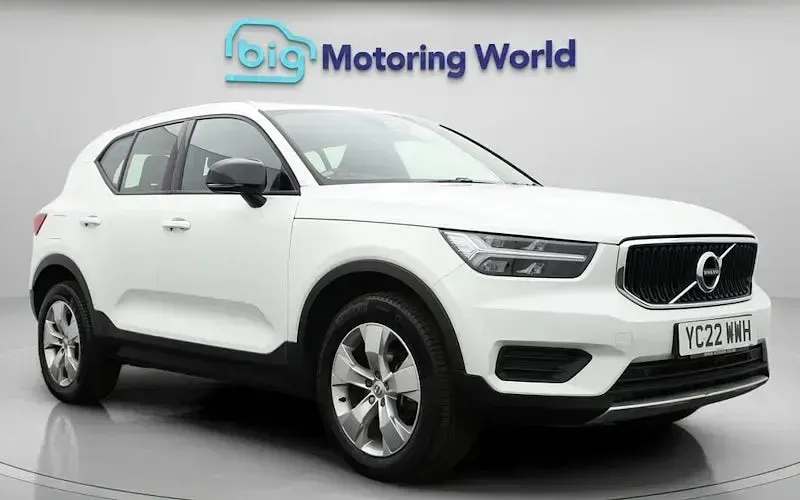 Used Volvo XC40 Momentum 163 HP (119 kW) 2022 SUV