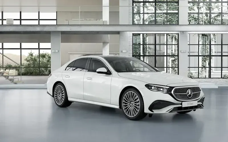 Usado Mercedes E220 AMG Line Premium Plus 197 HP (144 kW) 2026 Sedan