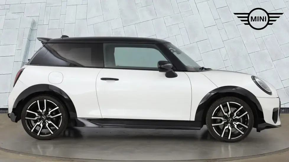 Used Mini Cooper S Hatch 201 HP (147 kW) 2025 White Hatchback