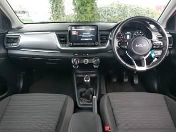 Used Kia Stonic 99 HP (72 kW) 2022 Red SUV