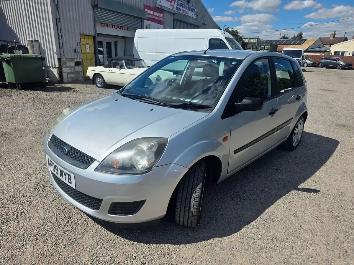 Used Ford Fiesta Style 2009 Silver Hatchback