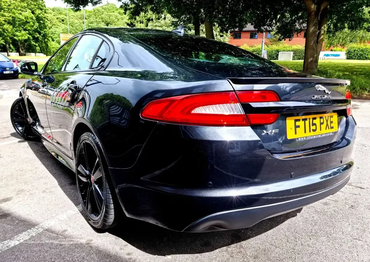 Used Jaguar XF R-Sport 200 HP (147 kW) 2015 Black Sedan