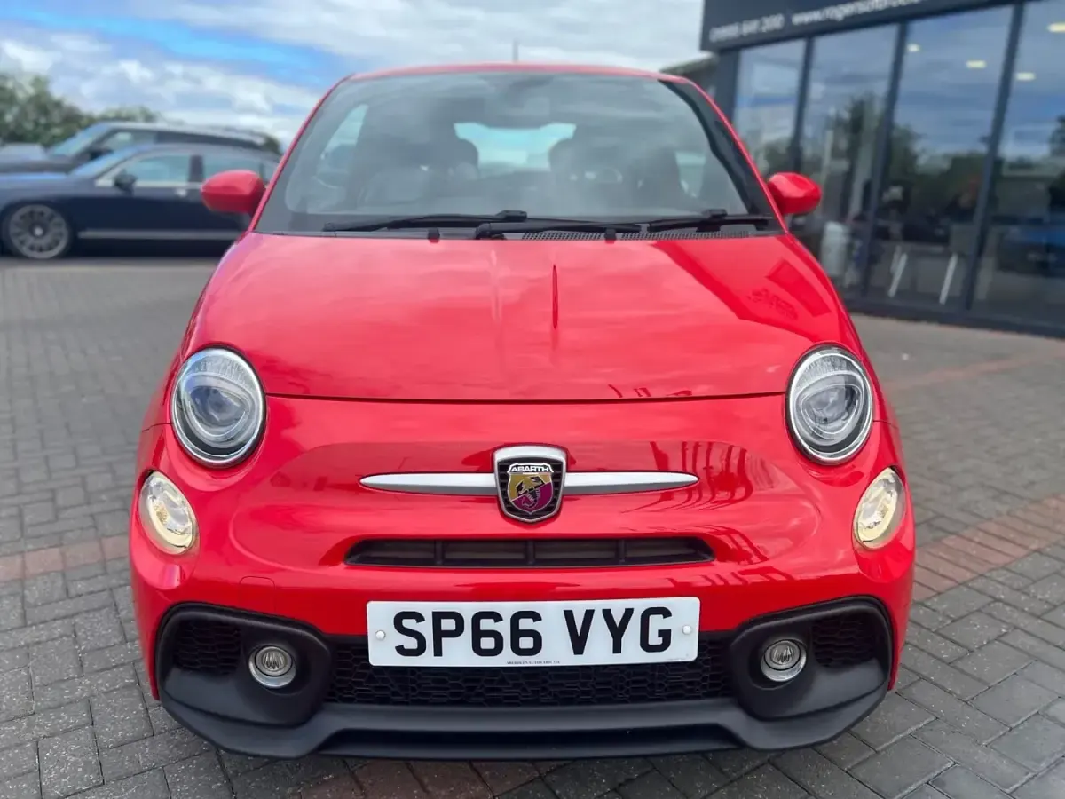 Usado Abarth 595 145 CV (106 kW) 2016 Rojo Utilitario