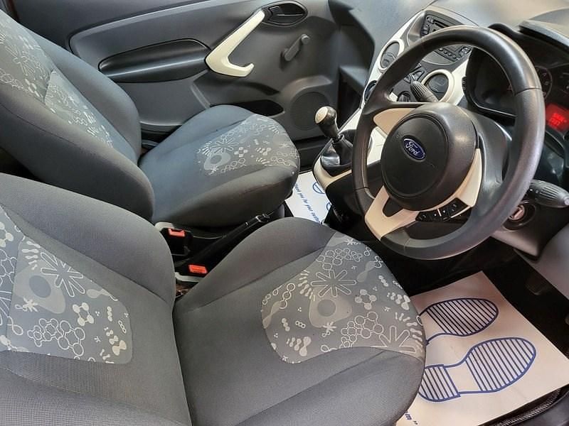 Used Ford Ka Studio 69 HP (50 kW) 2013 Red Hatchback