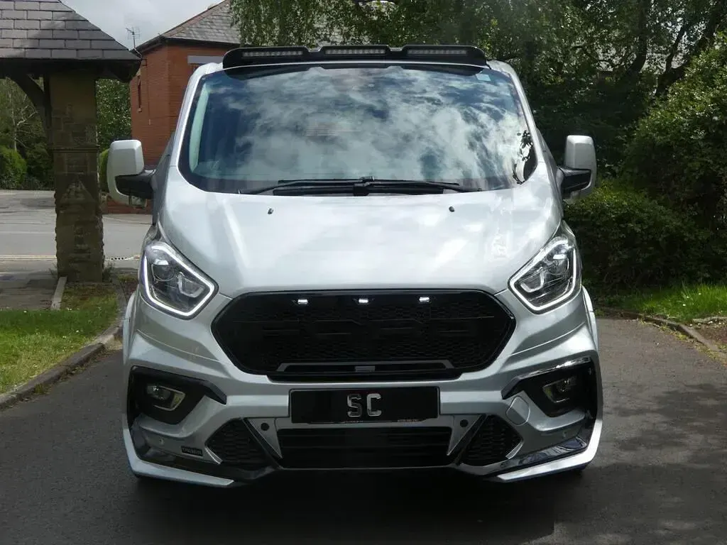 Usado Ford Tourneo Titanium 2022 Prateado Monovolume
