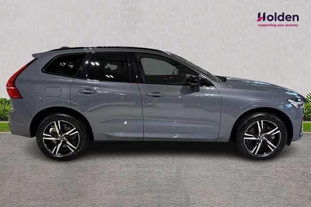 Used Volvo XC60 R-Design 194 HP (142 kW) 2022 SUV