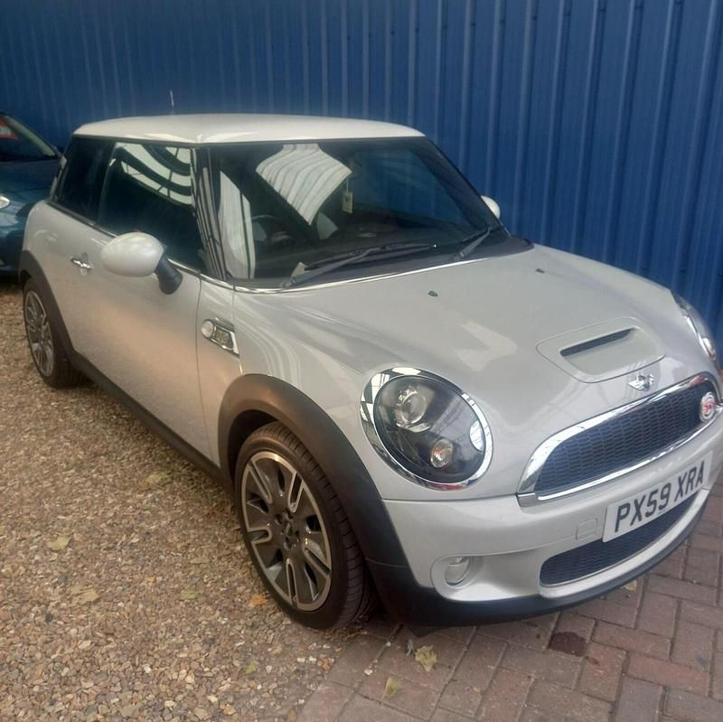 Usado Mini Cooper S Hatch 175 HP (128 kW) 2009 Prateado Citadino