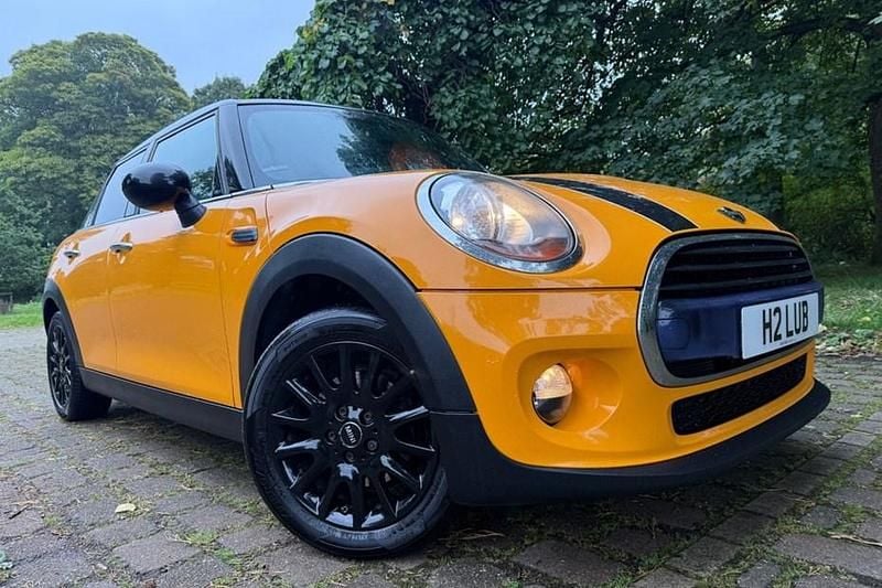 Orange Used 2015 Mini Cooper Hatch Hatchback | £7,995 (Good price) - Image 1/1