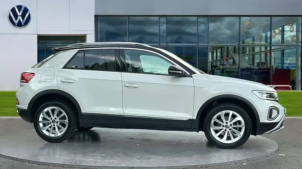 Used VW T-Roc Style 150 HP (110 kW) 2023 Ascot grey black SUV