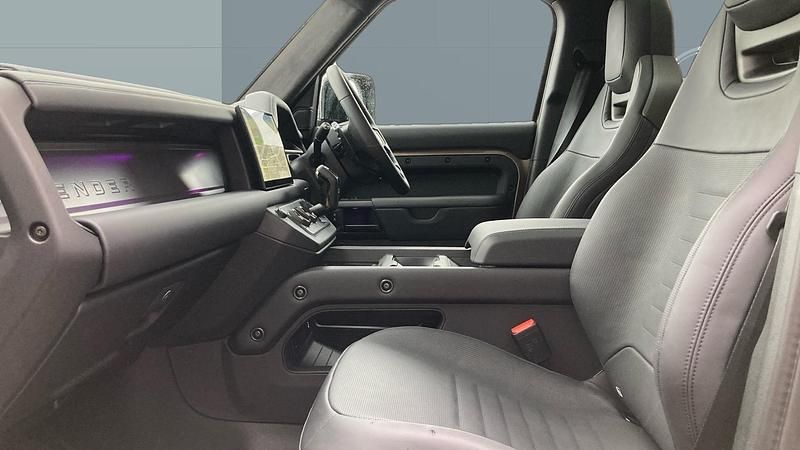 Used Land Rover Defender 635 HP (467 kW) 2024 Estate