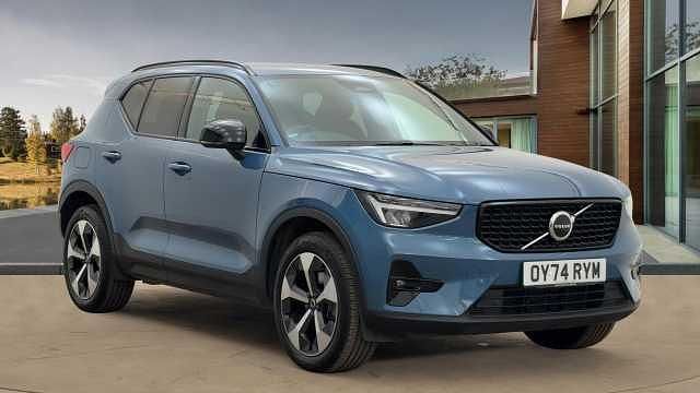 Used 2025 Volvo XC40 Plus SUV | £32,995 (Fair price) - Image 1/4