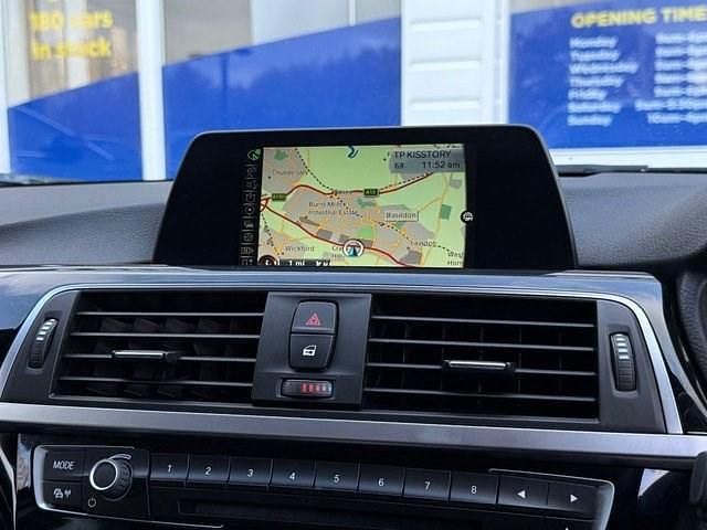 Used BMW 320 Sport Line 190 HP (139 kW) 2017 White Sedan