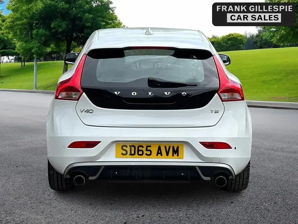 Used Volvo V40 R-Design 2015 White Hatchback