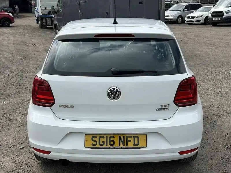 Used VW Polo SE 90 HP (66 kW) 2016 White Hatchback