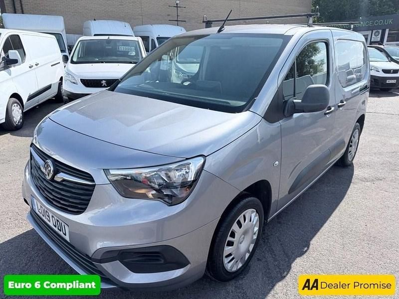 Używany Vauxhall Combo Sportive 100 KM (73 kW) 2019 Szary Minivan