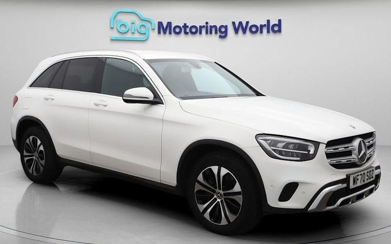 Used 2020 Mercedes 220 Estate | £20,980 (Good price) - Image 1/4