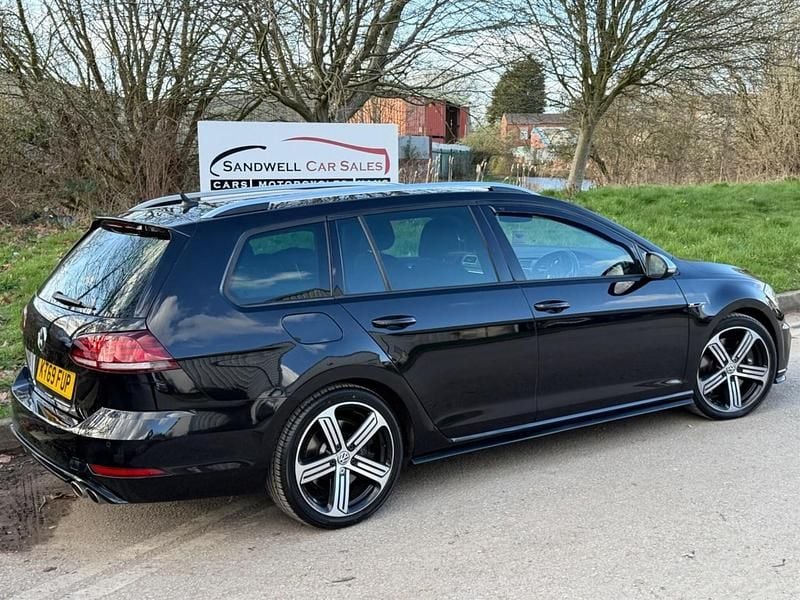 Begagnad VW Golf VII R 2019 Svart Kombi