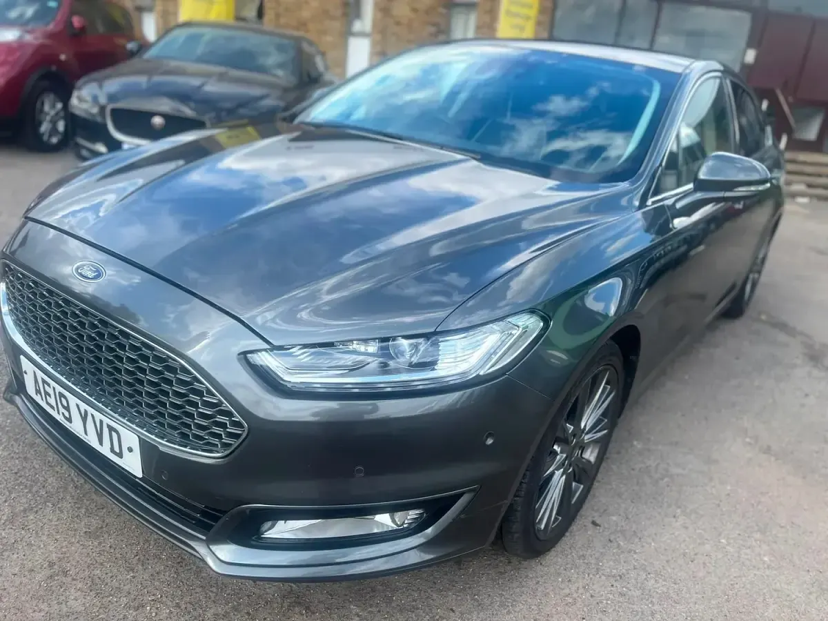 Used Ford Mondeo Vignale 190 HP (139 kW) 2019 Grey Hatchback