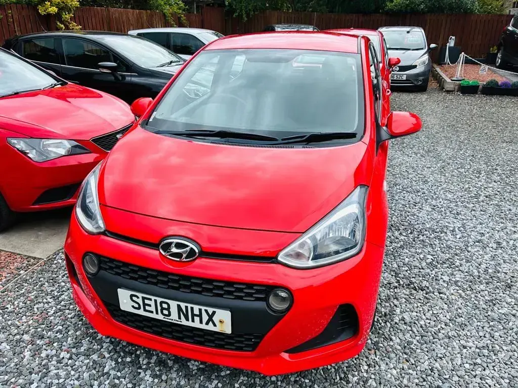 Used Hyundai i10 SE 67 HP (49 kW) 2018 Red Hatchback