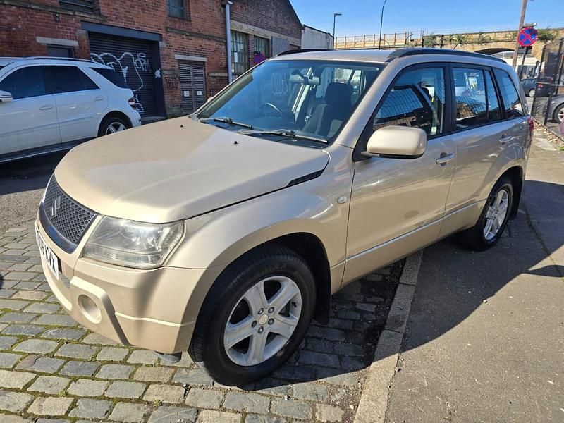 Used Suzuki Grand Vitara 140 HP (102 kW) 2006 Beige SUV