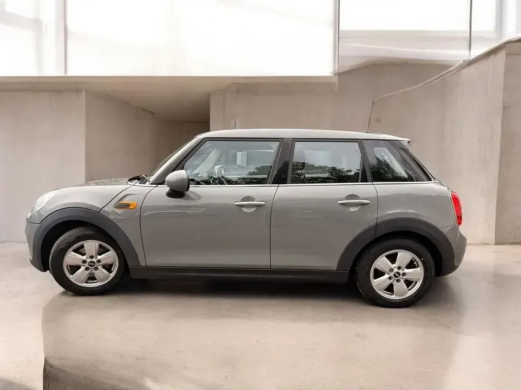 Usado Mini ONE Hatch 102 HP (75 kW) 2017 Cinzento Citadino
