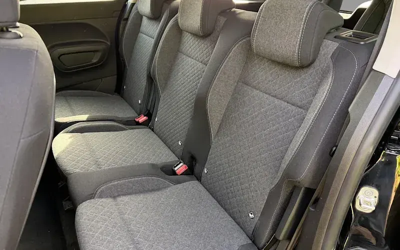Used Vauxhall Combo Design Edition 100 kW (136 HP) 2025 Black MPV