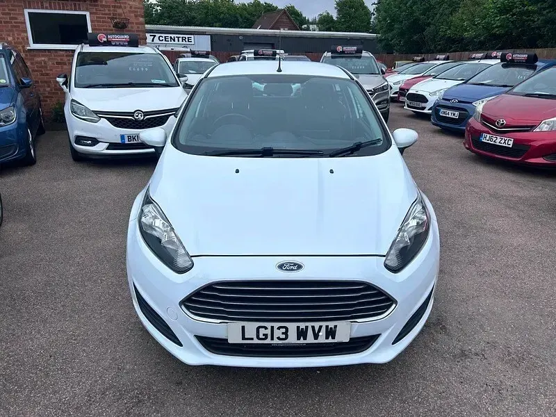 Used Ford Fiesta Style 2013 White Hatchback