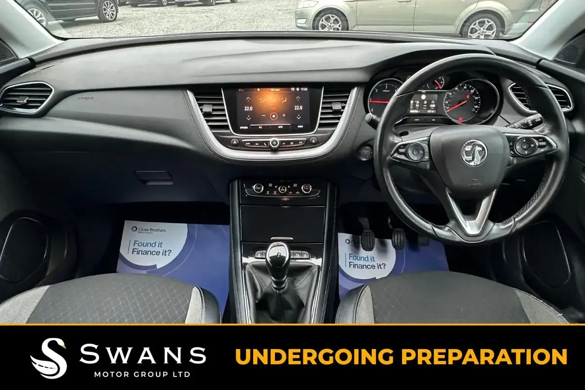 Used Vauxhall Grandland X Sport 120 HP (88 kW) 2018 Grey SUV