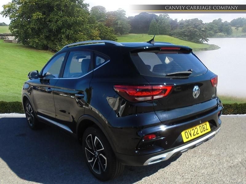 Usado MG ZS Exclusive 106 HP (77 kW) 2022 Preto SUV