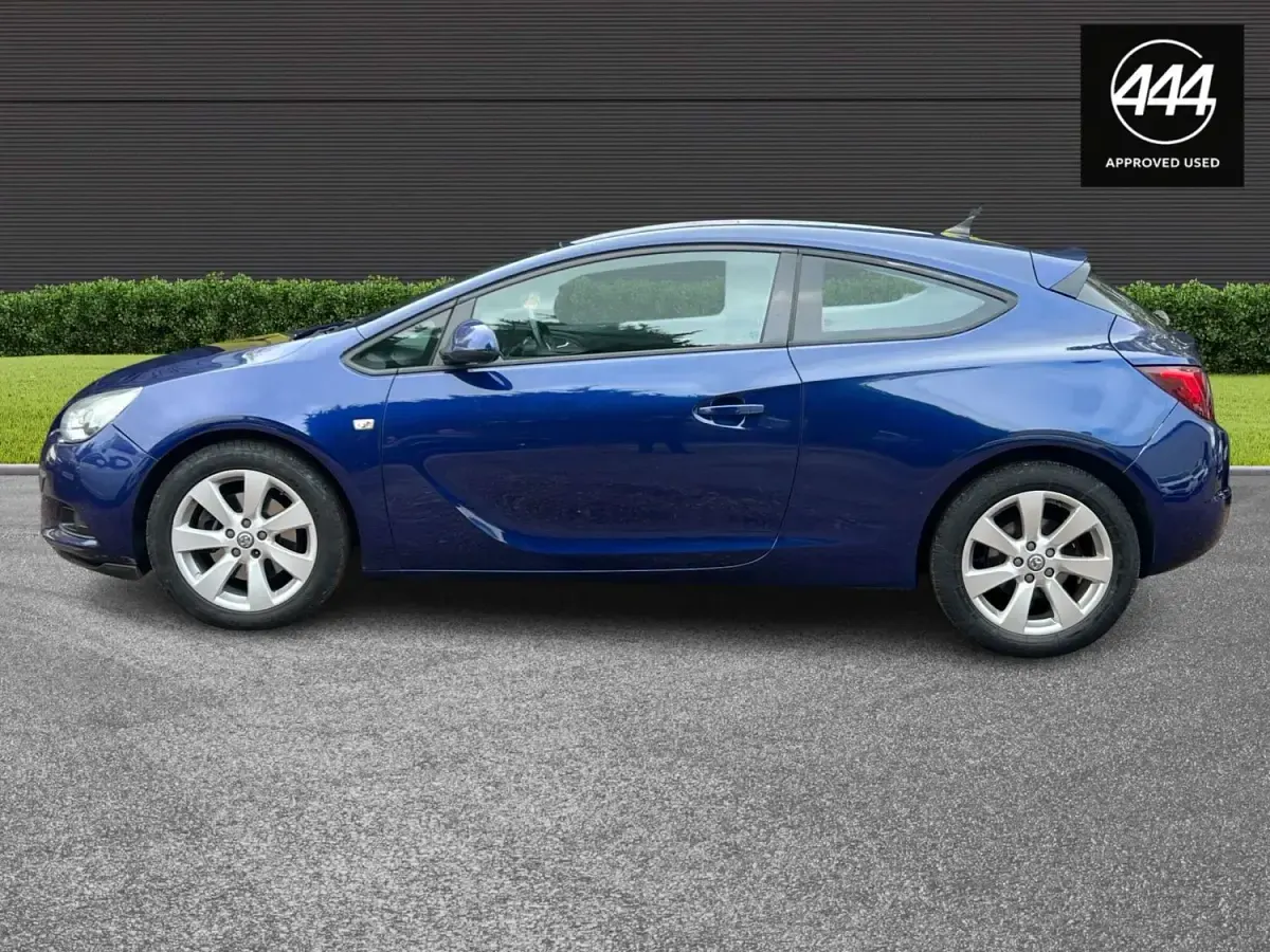 Second-hand Vauxhall Astra GTC Sport 2014 Albastru Coupe