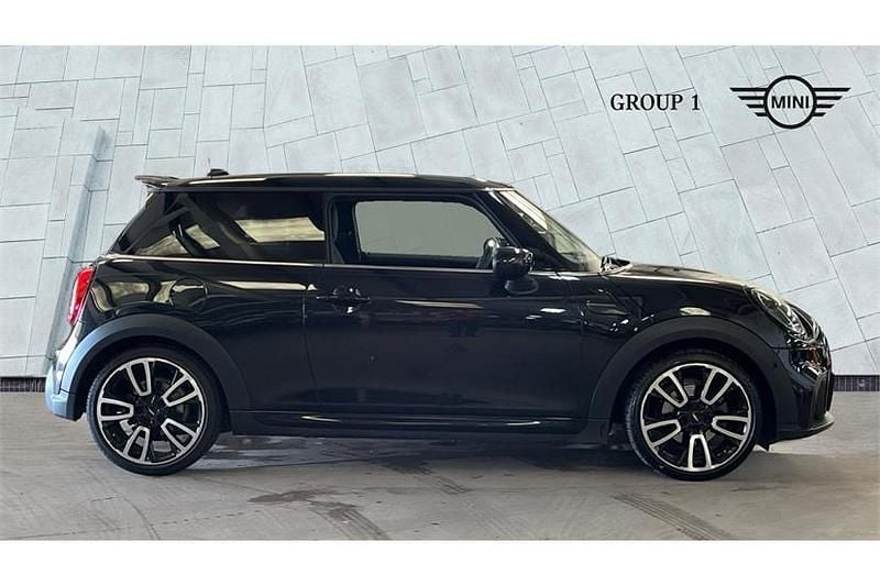 Used Mini Cooper Sport 136 HP (100 kW) 2023 Midnight black ii Hatchback