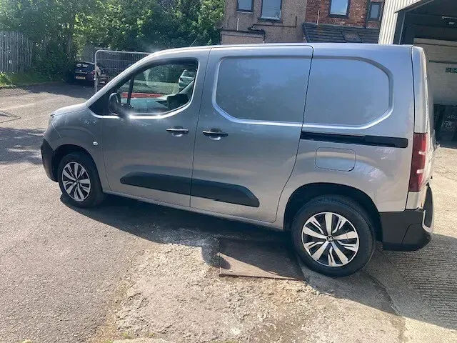 Used Peugeot Partner Premium 100 HP (73 kW) 2023 Grey MPV