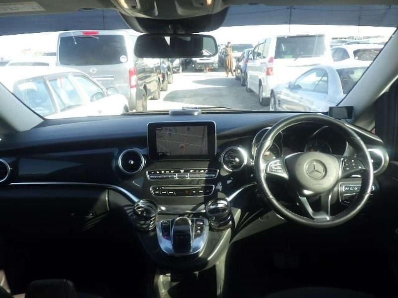 Used Mercedes V220 SE 163 HP (119 kW) 2015 White MPV