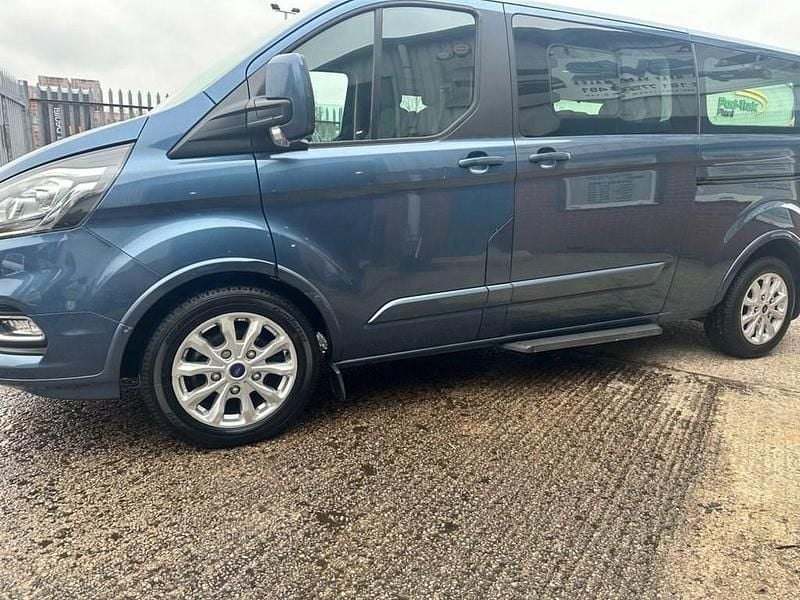 Used Ford Tourneo Custom Titanium 130 HP (95 kW) 2021 Blue Van