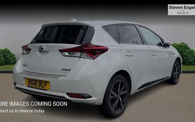 Used Toyota Auris Hybrid Design 136 HP (100 kW) 2019 Hatchback