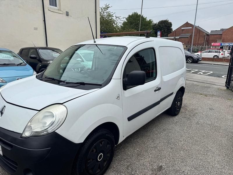 White Used 2010 Renault Kangoo MPV | £1,495 (Good price) - Image 1/4