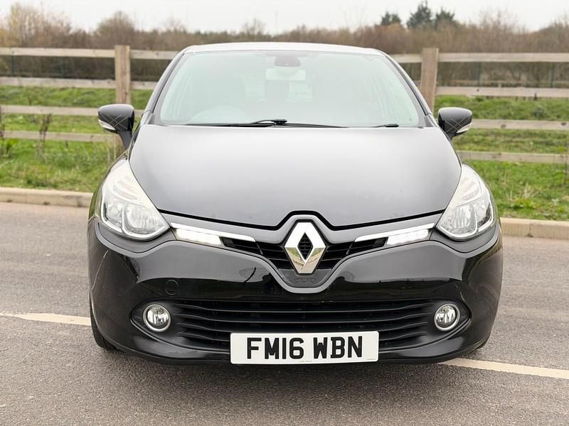 Used Renault Clio IV Iconic 90 HP (66 kW) 2016 Black Hatchback